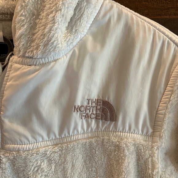 North Face Women’s Fleece Jacket - Picture 2 of 6